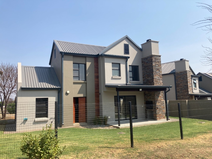 To Let 3 Bedroom Property for Rent in La Camargue Private Country Estate North West